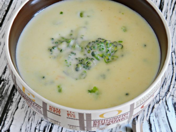 Картофельный суп-пюре с брокколи и сыром