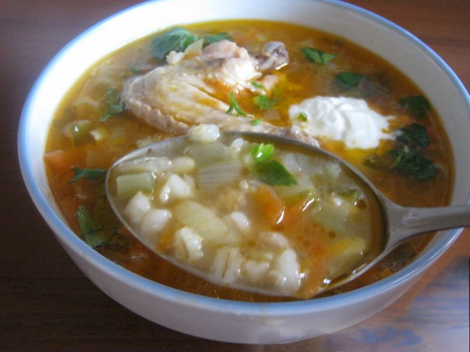 Рассольник из курицы с перловкой
