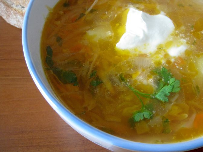 Щи из свежей капусты с курицей