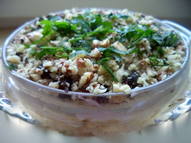 Салат куриный 'Очарование' с черносливом - рецепт